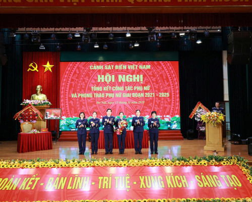 PHỤ NỮ CẢNH SÁT BIỂN VIỆT NAM TỰ HÀO TRUYỀN THỐNG, TỰ TIN...