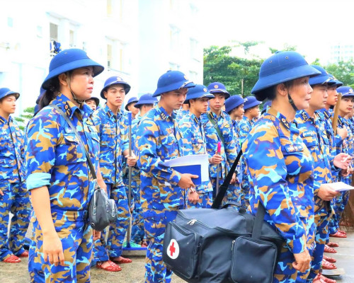 PHỤ NỮ HẢI QUÂN ĐỒNG HÀNH CÙNG NHÂN DÂN KHẮC PHỤC HẬU QUẢ...