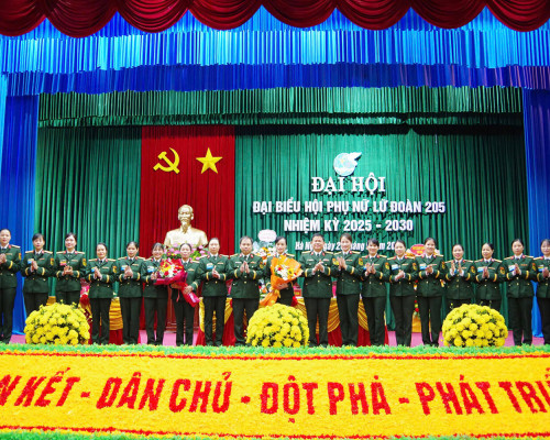 PHỤ NỮ LỮ ĐOÀN 205: “ĐOÀN KẾT, BẢN LĨNH, TRÍ TUỆ, ĐỔI...