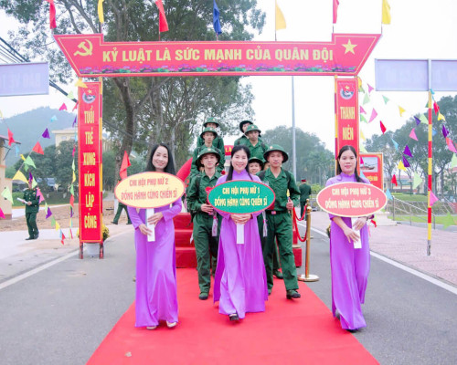 SẮC MÀU 8-3 CỦA PHỤ NỮ TĂNG THIẾT GIÁP