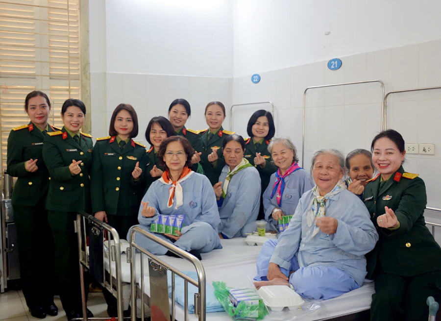 PHỤ NỮ TỔNG CỤC CHÍNH TRỊ: LAN TỎA YÊU THƯƠNG TỪ NHỮNG SUẤT CƠM NGHĨA TÌNH