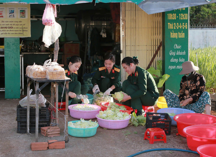 ẤM LÒNG NHỮNG SUẤT CƠM YÊU THƯƠNG TẠI GIA LAI