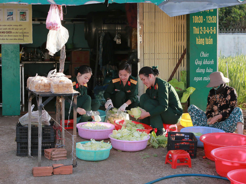 ẤM LÒNG NHỮNG SUẤT CƠM YÊU THƯƠNG TẠI GIA LAI