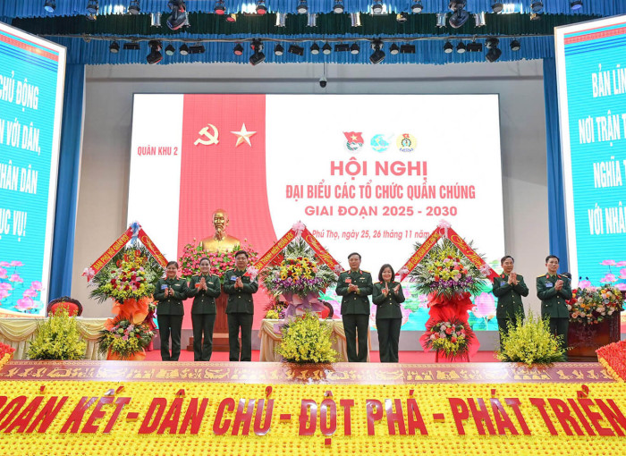 QUÂN KHU 2: TIẾP TỤC ĐỔI MỚI, NÂNG CAO HIỆU QUẢ HOẠT ĐỘNG CÁC TỔ CHỨC QUẦN...