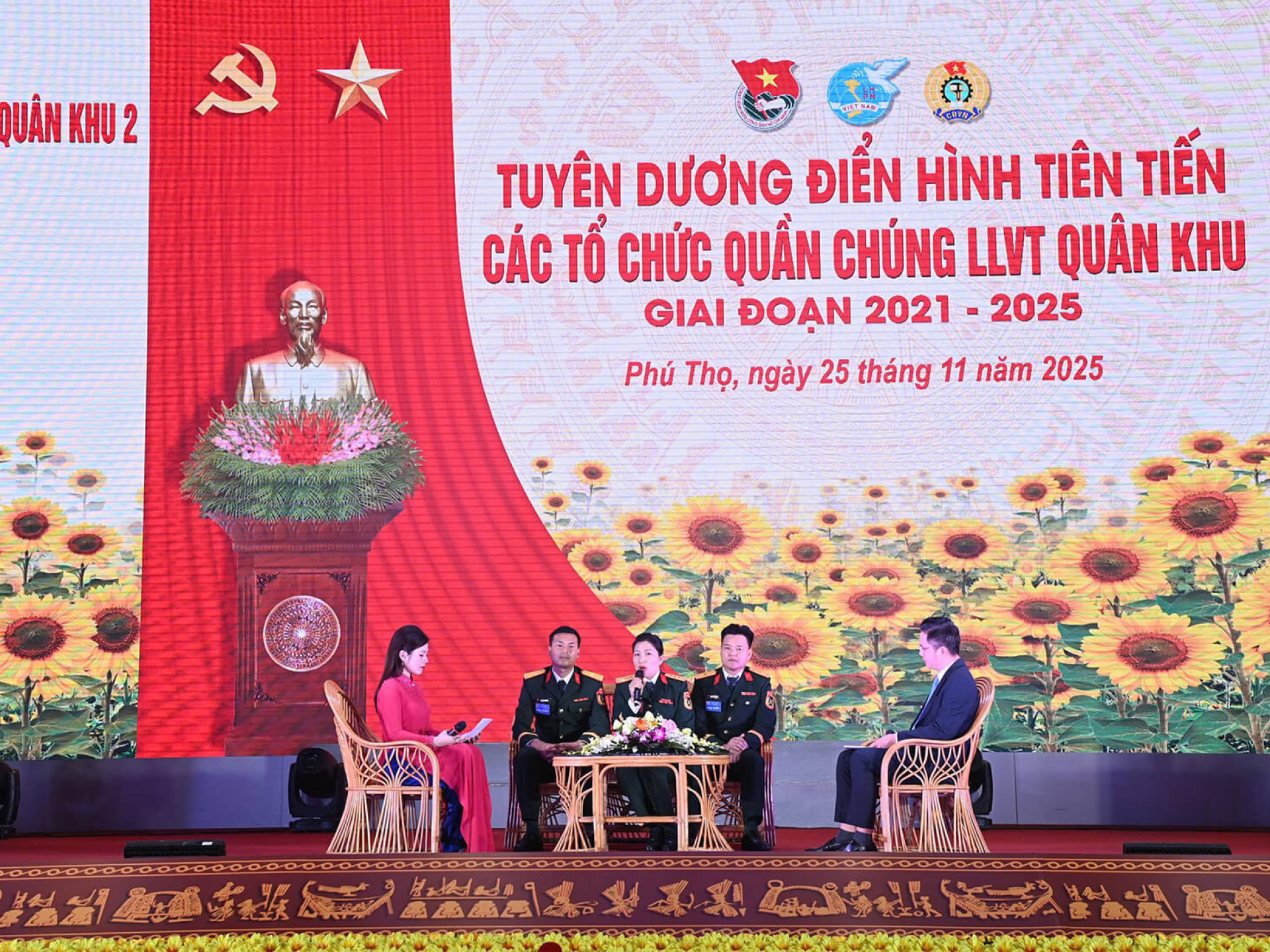 TUYÊN DƯƠNG 38 TẬP THỂ VÀ 88 CÁ NHÂN TIÊU BIỂU TRONG HOẠT ĐỘNG CÔNG TÁC QUẦN CHÚNG GIAI ĐOẠN 2021-2025