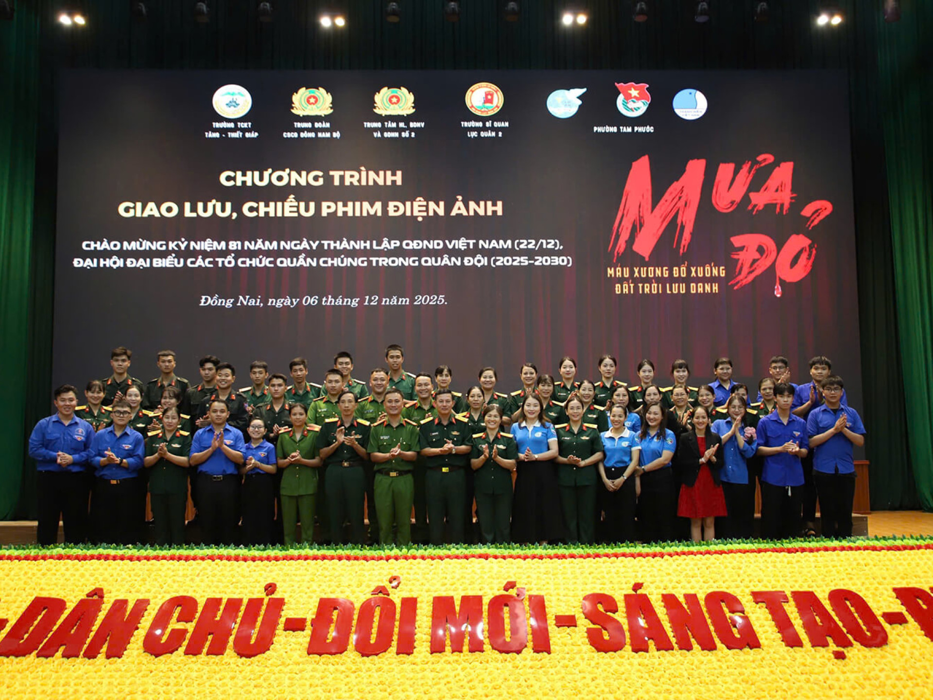 TRƯỜNG SĨ QUAN LỤC QUÂN 2: XEM PHIM “MƯA ĐỎ” – SINH HOẠT CHÍNH TRỊ Ý NGHĨA