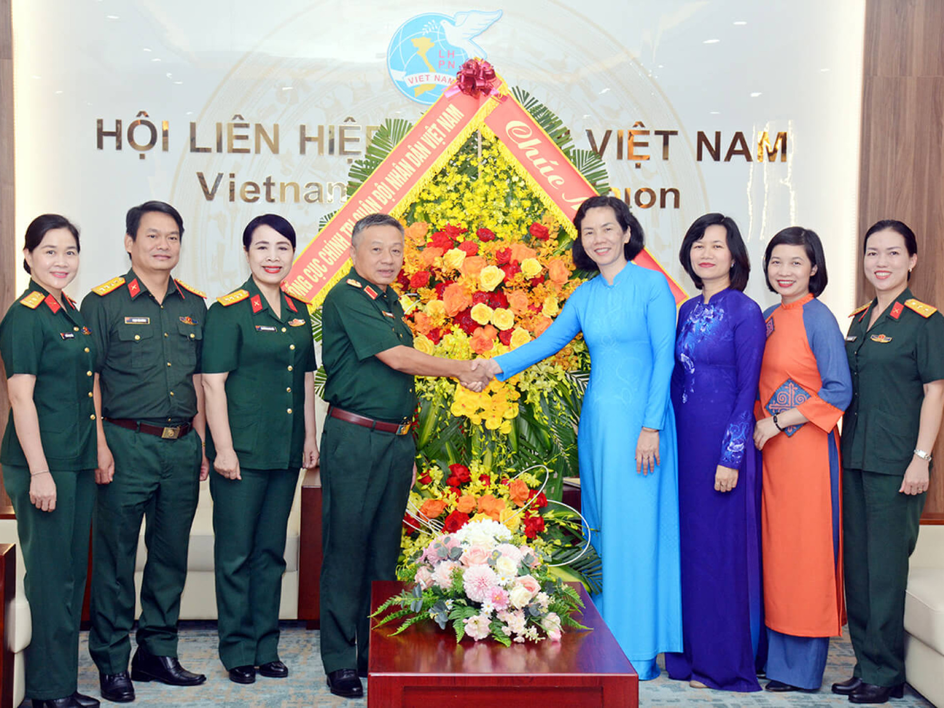 LÃNH ĐẠO TỔNG CỤC CHÍNH TRỊ THĂM, CHÚC MỪNG TRUNG ƯƠNG HỘI LIÊN HIỆP PHỤ NỮ VIỆT NAM