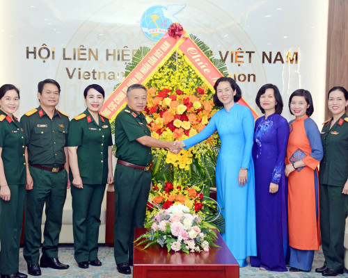 LÃNH ĐẠO TỔNG CỤC CHÍNH TRỊ THĂM, CHÚC MỪNG TRUNG ƯƠNG HỘI...