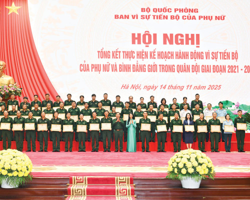 PHỤ NỮ QUÂN ĐỘI BỨT PHÁ TOÀN DIỆN, TẠO NỀN TẢNG BƯỚC...