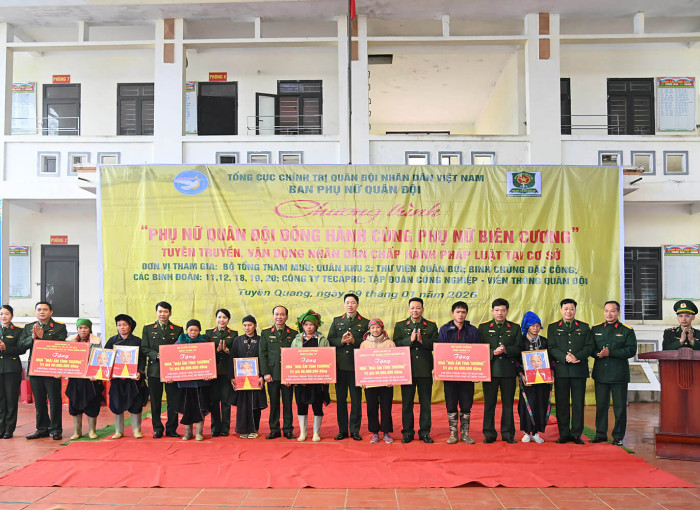 PHỤ NỮ QUÂN ĐỘI: ĐỒNG HÀNH CÙNG PHỤ NỮ BIÊN CƯƠNG TẠI NÀN XỈN, TUYÊN QUANG