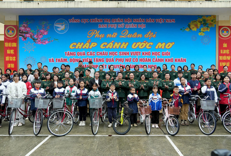 PHỤ NỮ QUÂN ĐỘI: XUÂN NGHĨA TÌNH - CHẮP CÁNH ƯỚC MƠ