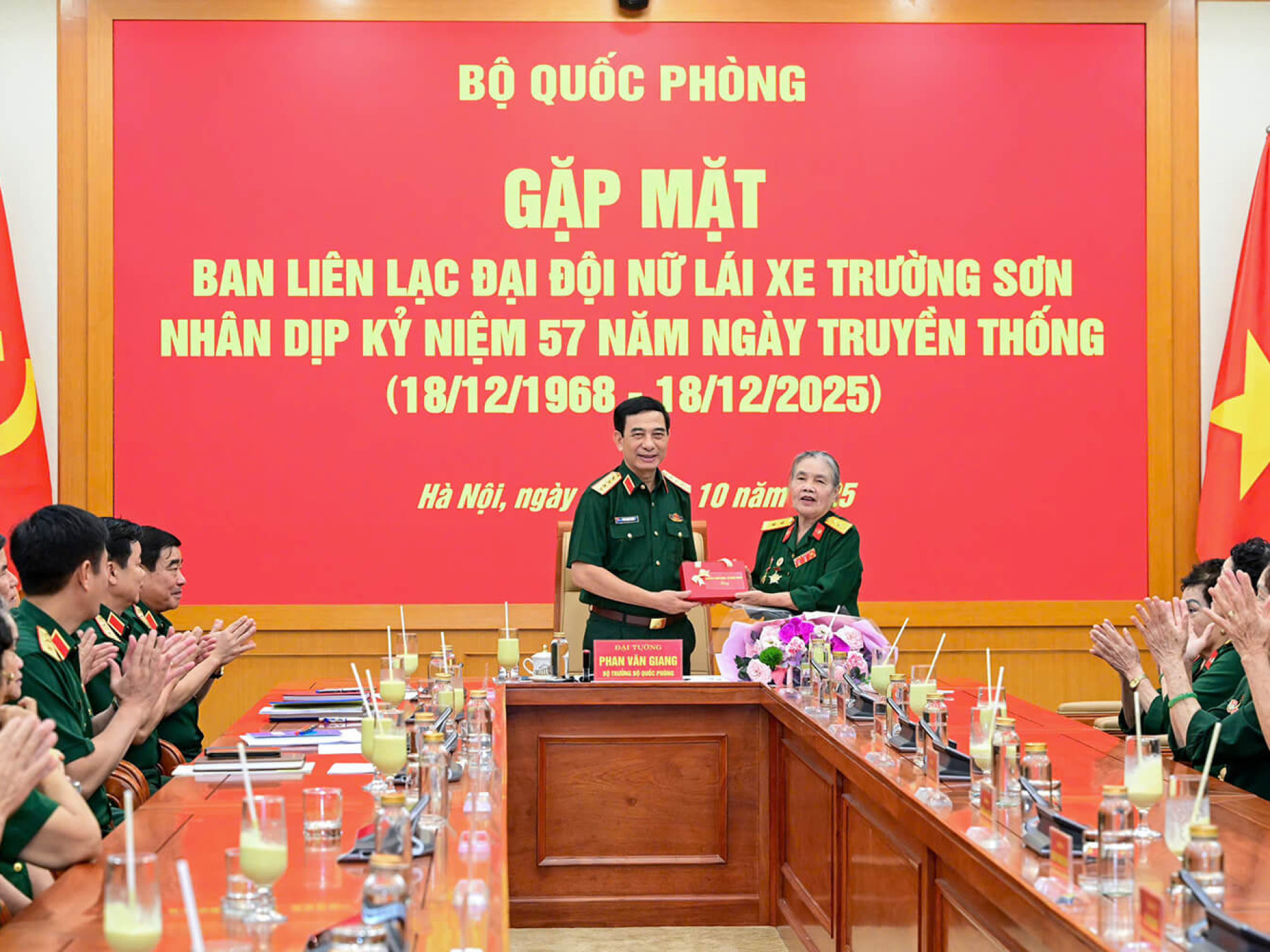 TRI ÂN NHỮNG NGƯỜI GIỮ LỬA TRƯỜNG SƠN