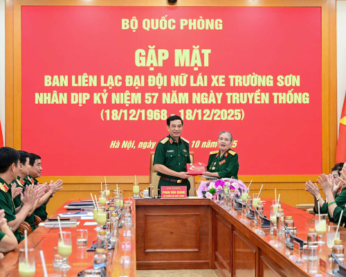 TRI ÂN NHỮNG NGƯỜI GIỮ LỬA TRƯỜNG SƠN