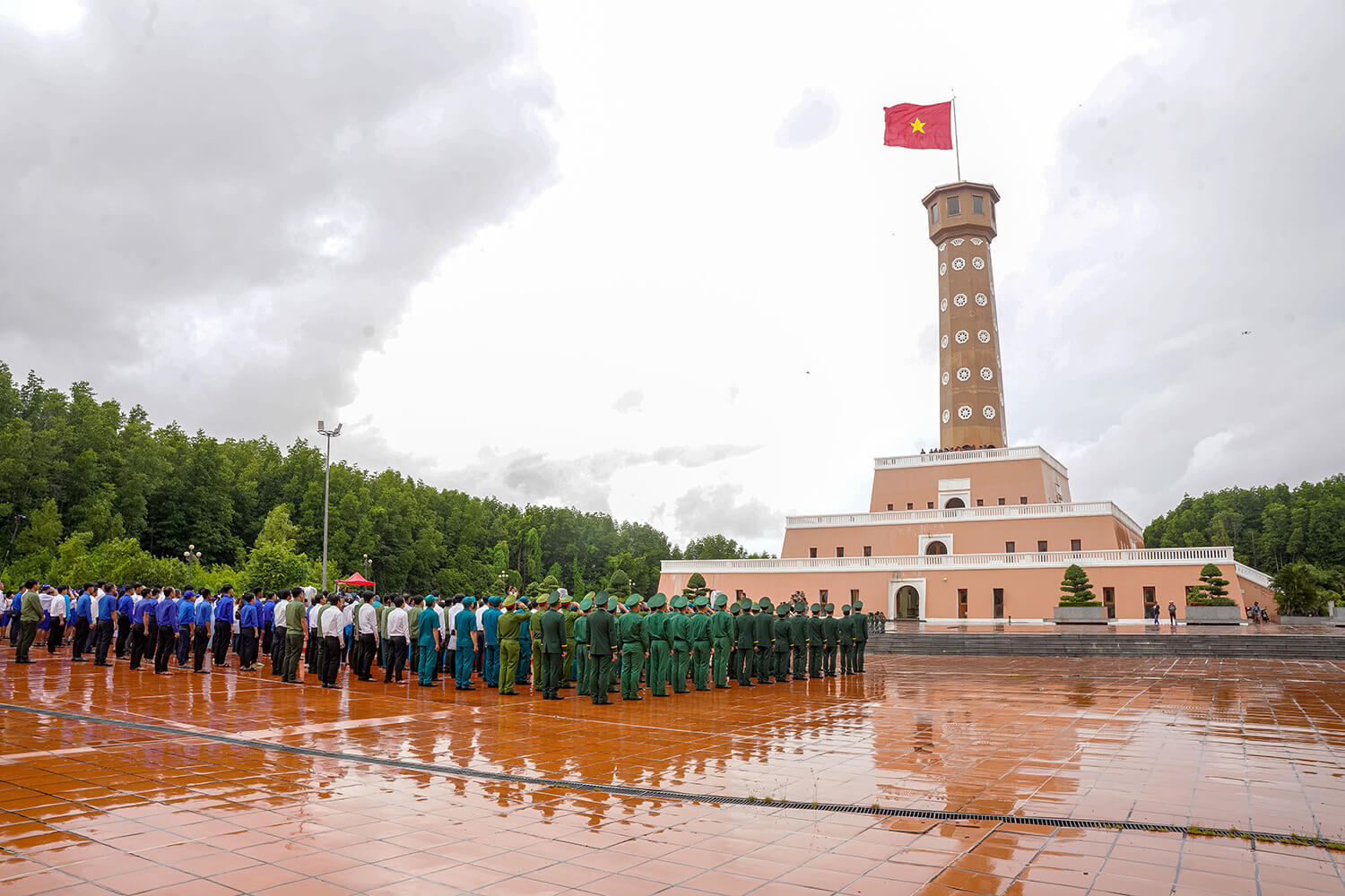 ĐẤT VÀ NGƯỜI CÀ MAU