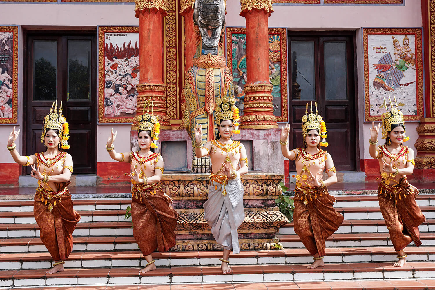 ĐẤT VÀ NGƯỜI CÀ MAU